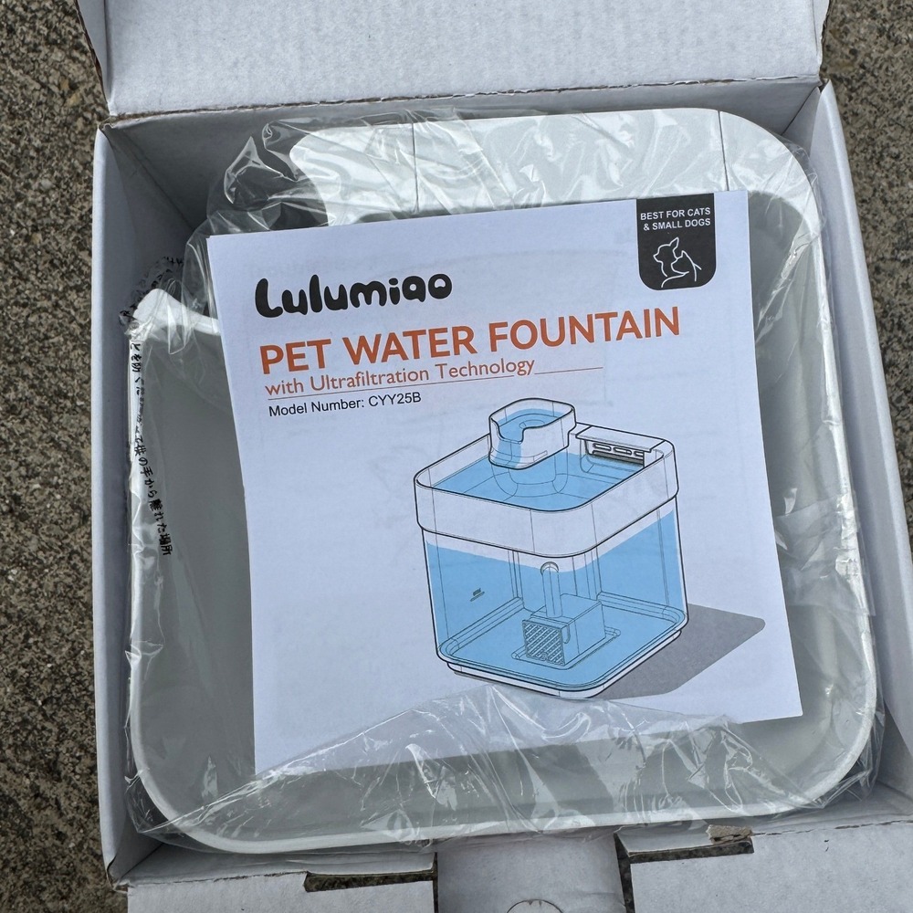 Lulumiao Pet Water Fountain Ultrafiltration White Cat Dog Dispenser CYY25B-A1